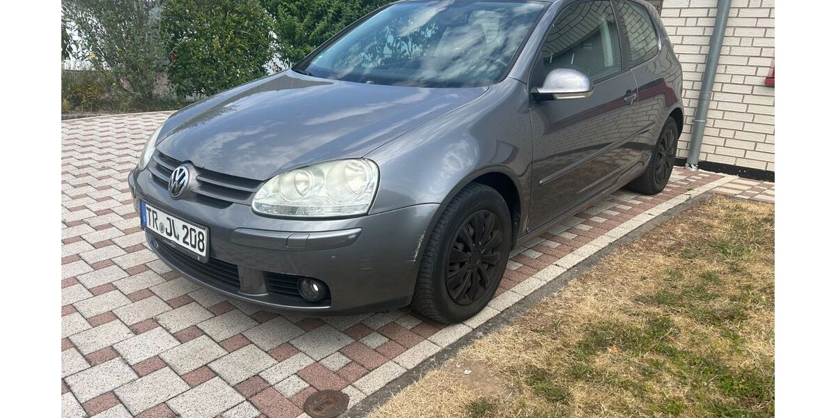 VW Golf 152.000 km 3.000 &euro; Schoden 54441