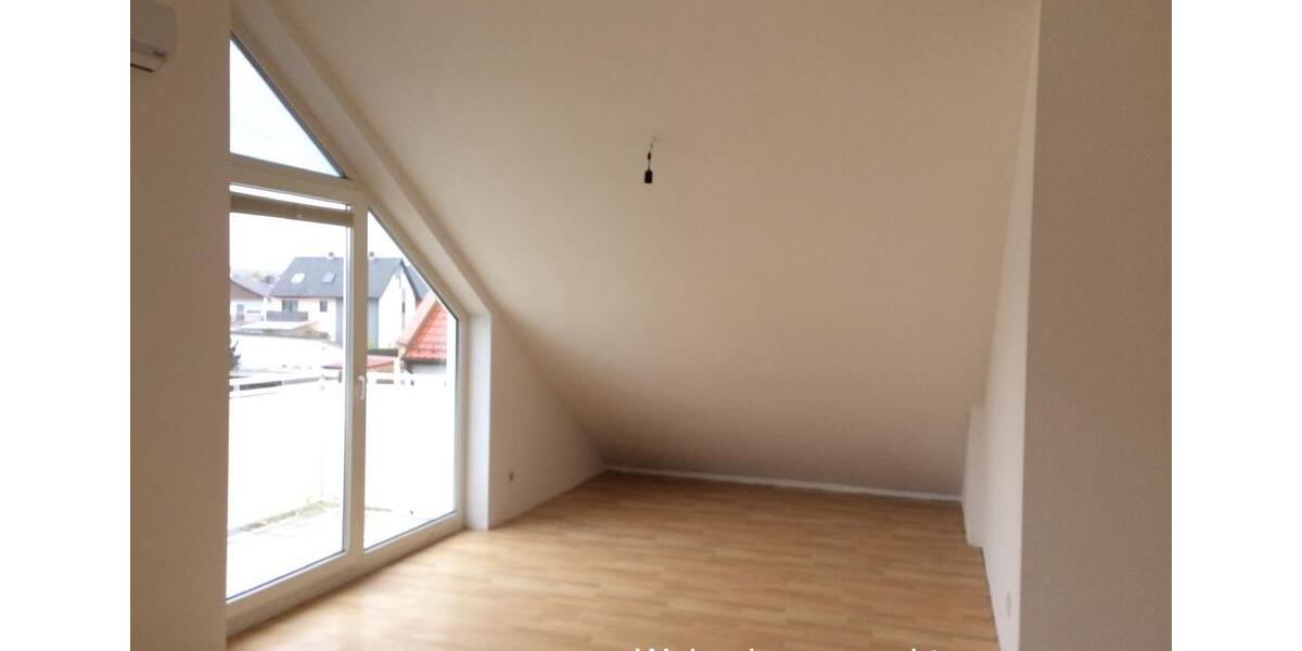 Dachgeschoßwohnung Seligenstadt - 2.5 Zimmer, 74 m&sup2;, 950&euro; | Angebot:24835527