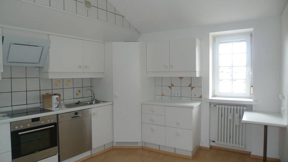 Etagenwohnung Trier Innenstadt - 4 Zimmer, 166 m&sup2;, 1.350&euro; | Angebot:26887574