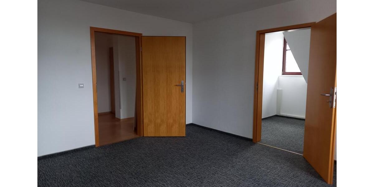 Dachgeschoßwohnung Weißwasser (Oberlausitz) - 2 Zimmer, 43 m&sup2;, 400&euro; | Angebot:25223107
