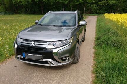 Mitsubishi Plug-in Hybrid Outlander 154.433 km 16.650 &euro; Grünberg 35305