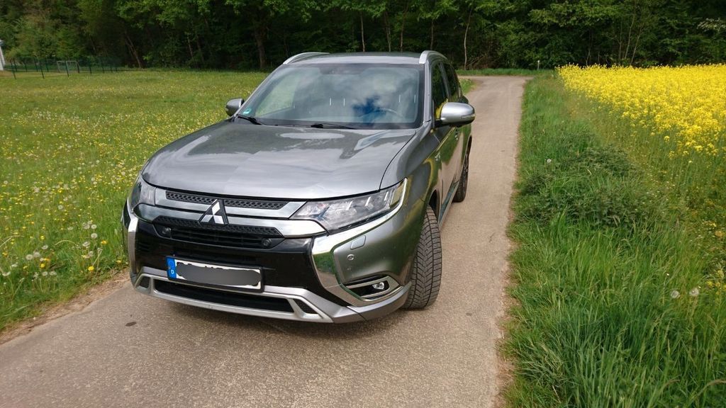 Mitsubishi Plug-in Hybrid Outlander 154.433 km 16.650 &euro; Grünberg 35305