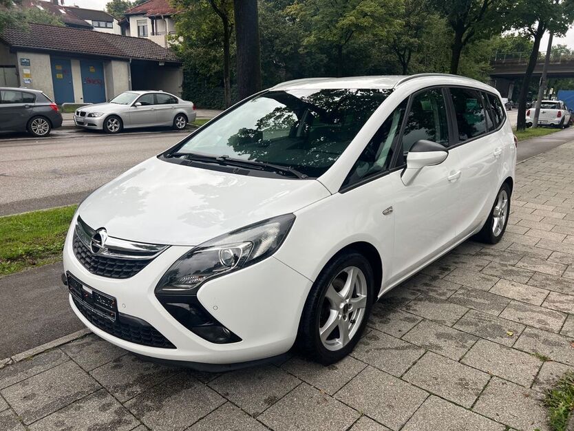 Opel Zafira 147.000 km 7.800 € München 81825