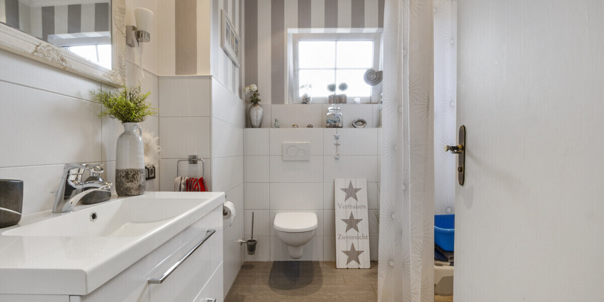 Delmenhorst-Annenheide Gepflegter Walmdachbungalow mit schönem Garten in zweiter Reihe - Bungalow Delmenhorst / Annenheide Annenheide | Angebot:26355215