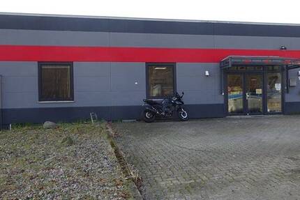 Halleflächen für Lager + Produktion - mit Büro + Sozialräumen zimmer