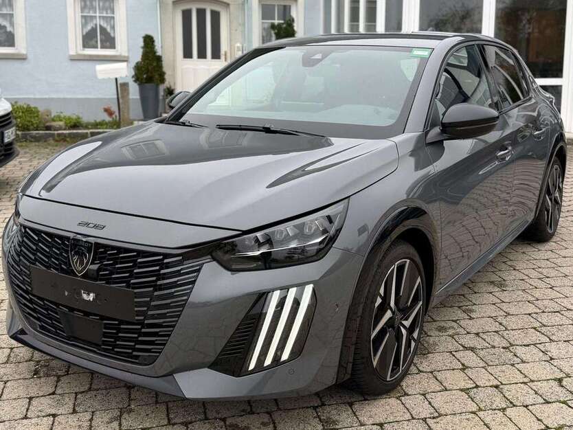 Peugeot 208 11.491 km 23.490 € Röhrnbach 94133