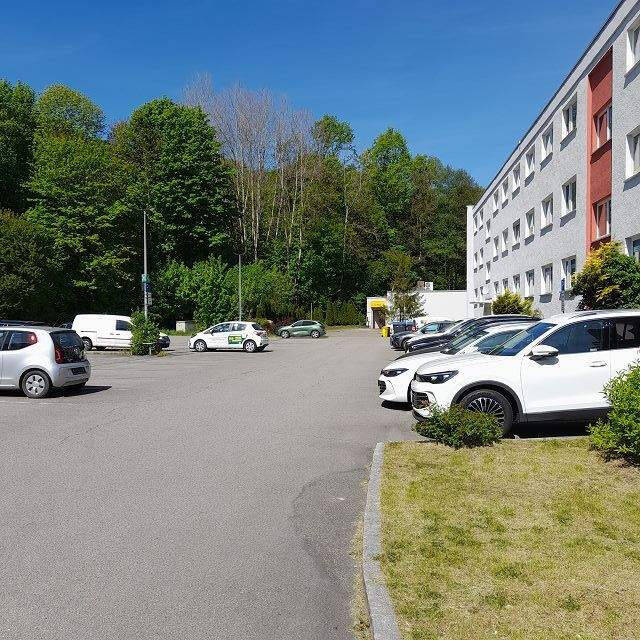 Großes Parkplatzgelände in günstiger Wohn-u.Geschäftslage