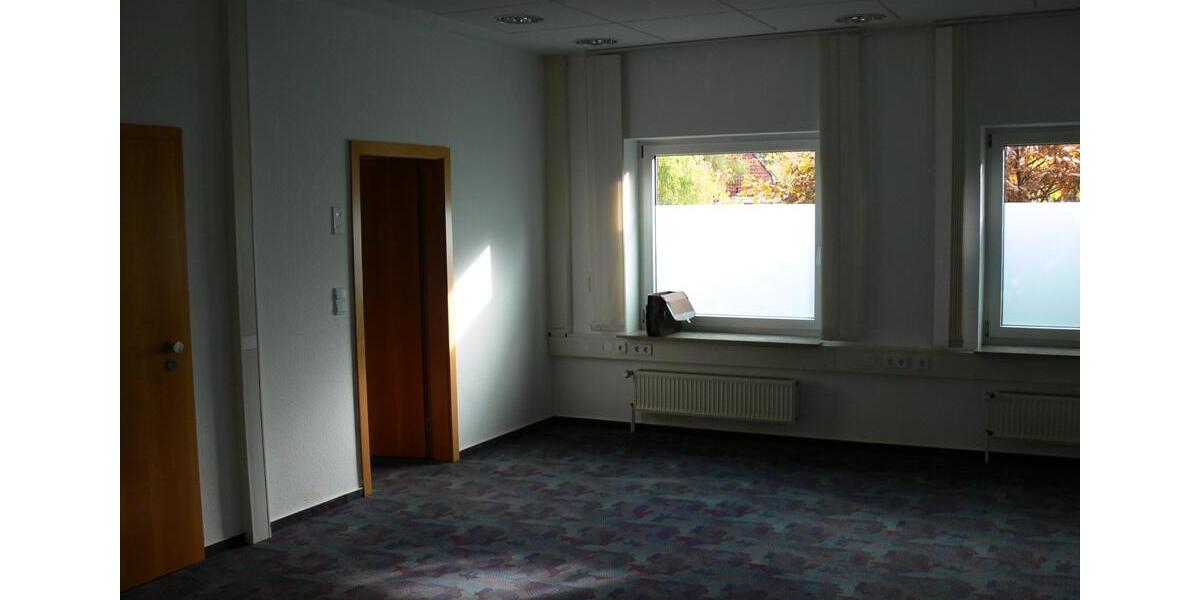 Einfamilienhaus Bad Salzdetfurth - 8 Zimmer, 189 m&sup2;, 1.200&euro; | Angebot:26037584