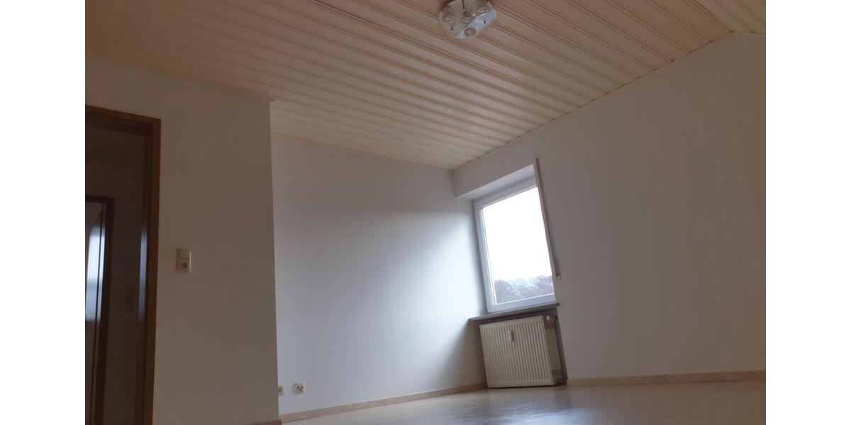 Dachgeschoßwohnung Waldmünchen - 3 Zimmer, 74 m&sup2;, 430&euro; | Angebot:26610718