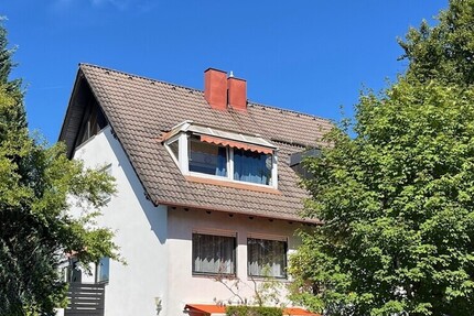 Doppelhaushälfte mit Potential in sehr guter Lage von Pasing mit Renovierungsbedarf sucht Familie