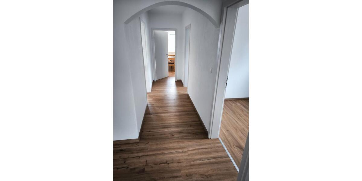 Erdgeschoßwohnung Regen - 4 Zimmer, 80 m&sup2;, 700&euro; | Angebot:25321403