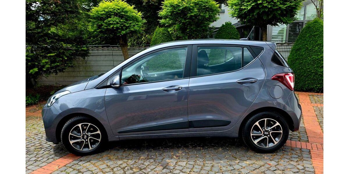 Hyundai i10 29.999 km 10.500 &euro; Osnabrück 49078