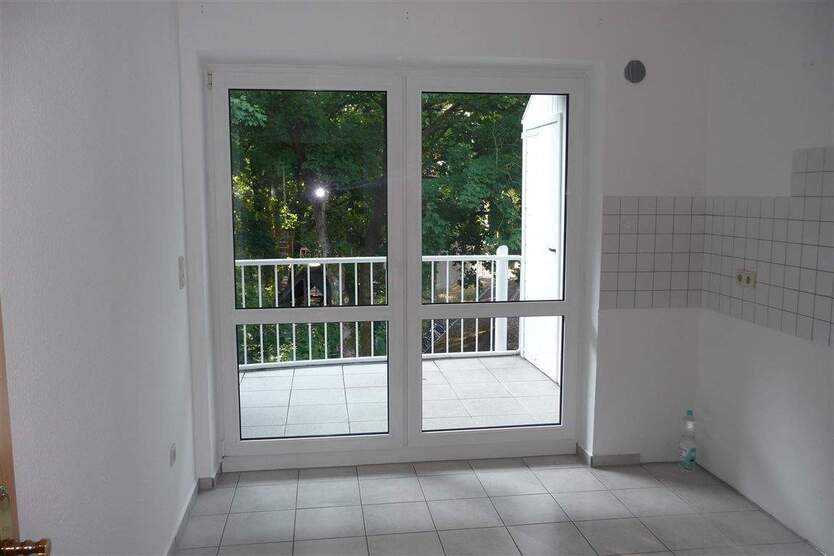 Hude-Süd: Renovierte 3-Zimmer-Maisonettewohnung mit Balkon und Carport 3 zimmer