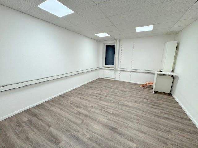 Gewerbeobjekt Ahrensburg - 6 Zimmer, 172 m&sup2;, 1.640&euro; | Angebot:24648928