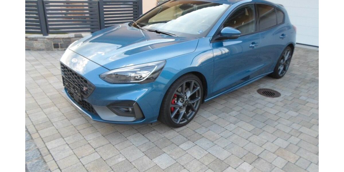 Ford Focus 53.000 km 24.800 &euro; Runding 93486