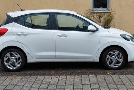 Hyundai i10 16.000 km 14.300 &euro; Stutensee 76297