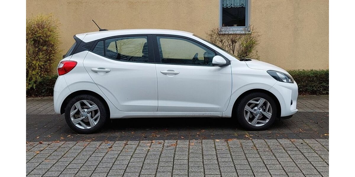 Hyundai i10 16.000 km 14.300 &euro; Stutensee 76297