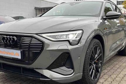 Audi e-tron 43.553 km 37.950 € Hamburg 22047