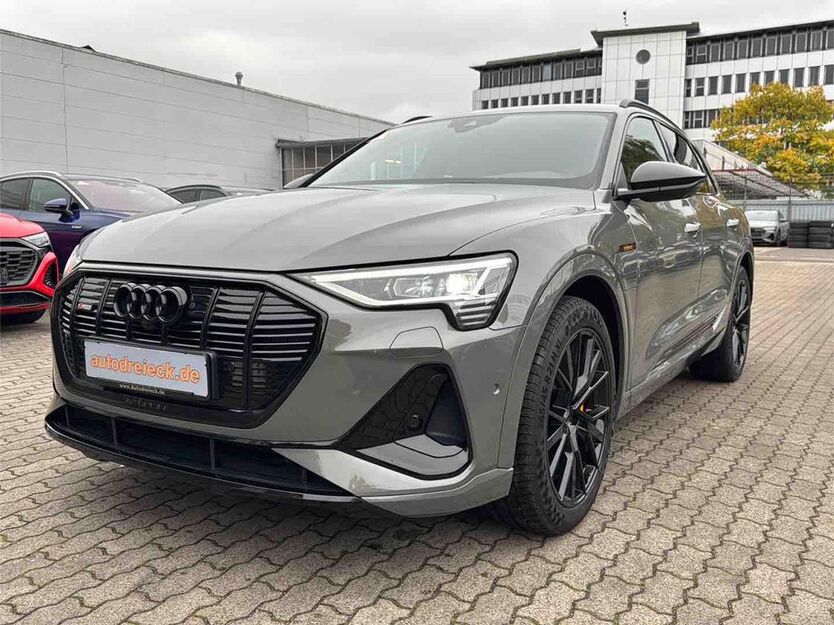 Audi e-tron 43.553 km 37.950 € Hamburg 22047