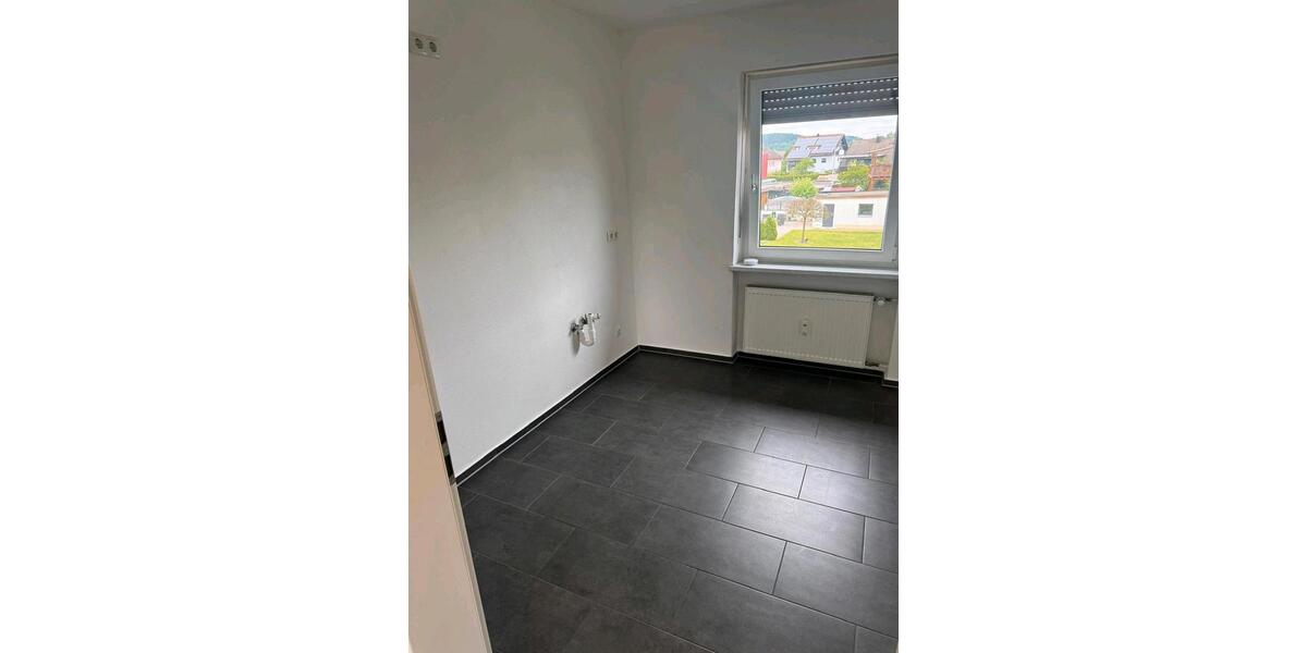 Etagenwohnung Weiherhammer - 4 Zimmer, 105 m&sup2;, 900&euro; | Angebot:26517623