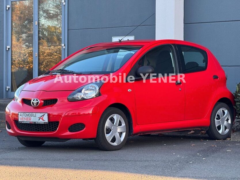Toyota Aygo (X) 163.000 km 2.999 € Mülheim an der Ruhr 45475