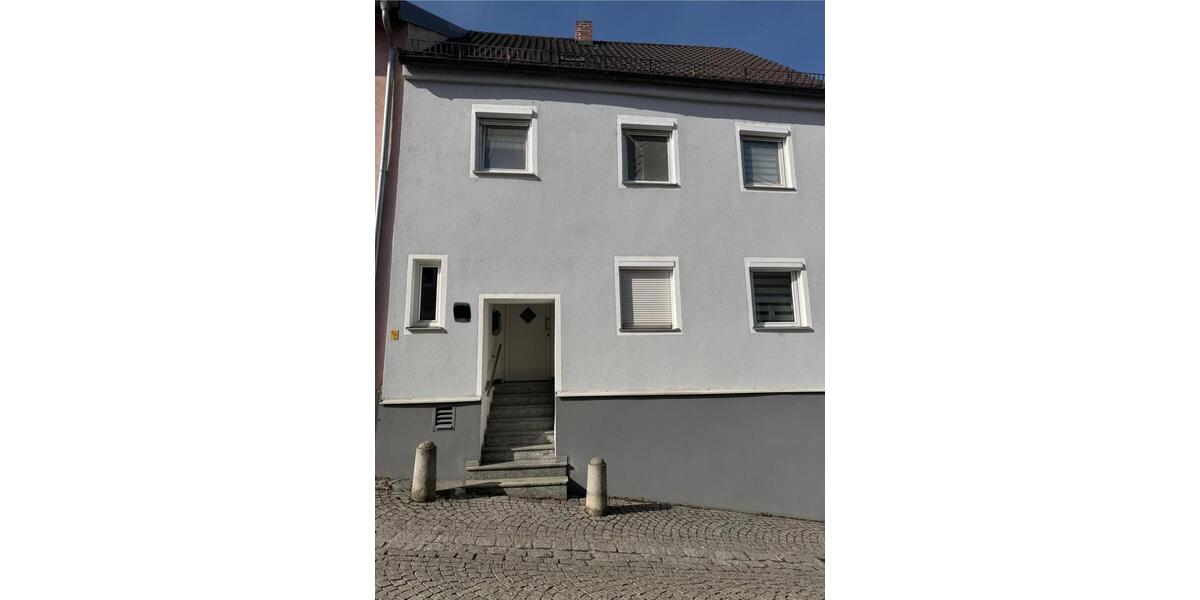 Reihenhaus Landau an der Isar - 5 Zimmer, 180 m&sup2;, 389.900&euro; | Angebot:25783224