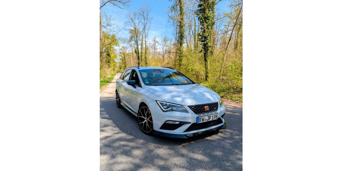 Seat Leon 53.737 km 22.999 &euro; Neuburg 76776