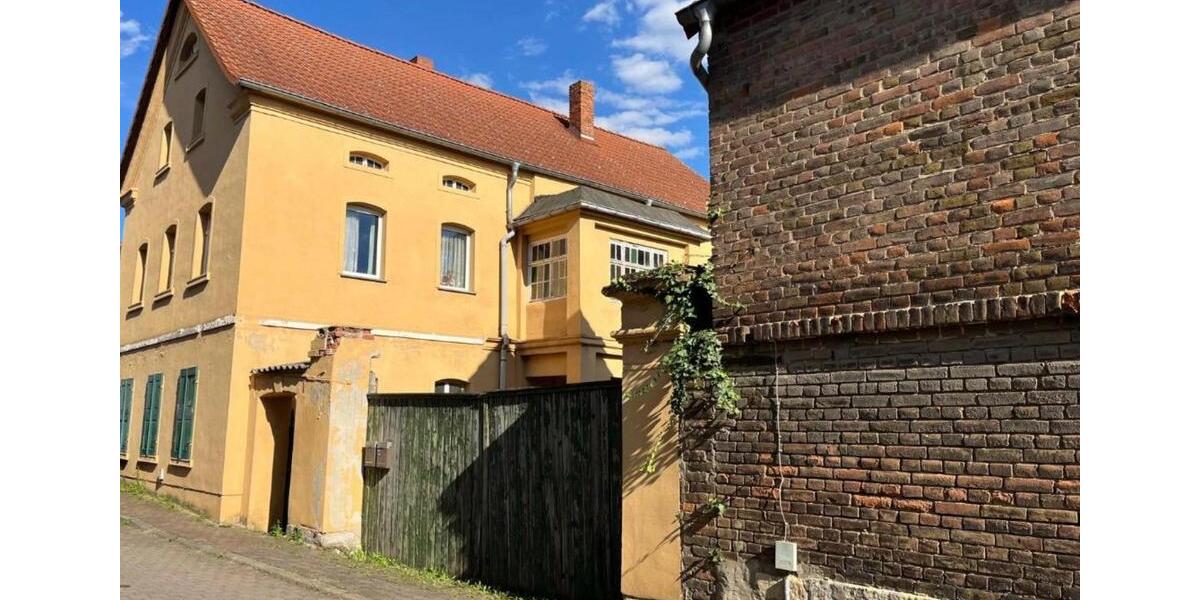Mehrfamilienhaus, Wohnhaus Hohenmölsen - 12 Zimmer, 300 m&sup2;, 152.000&euro; | Angebot:25209956