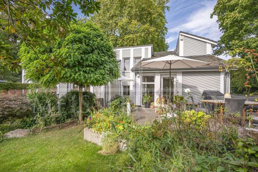 Haus zum Kaufen in Hamburg 2.850.000 € 320 m²