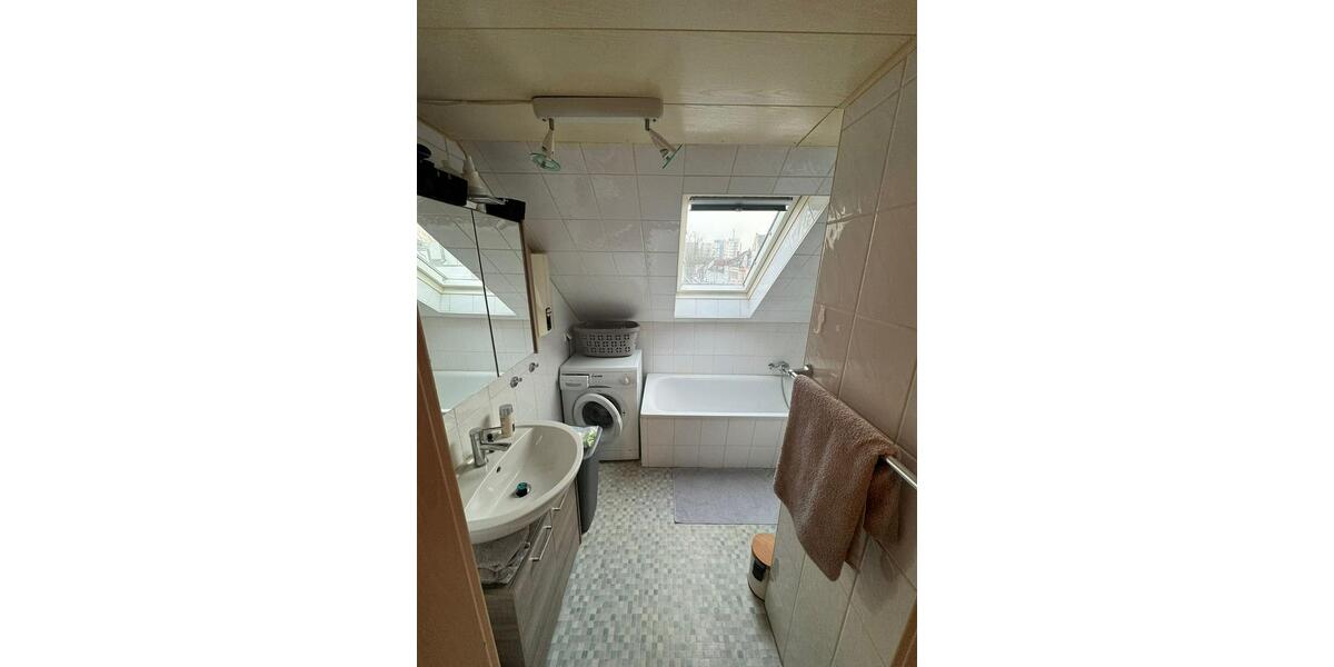 Dachgeschoßwohnung Duisburg Essenberg - 2 Zimmer, 55 m&sup2;, 500&euro; | Angebot:25479675