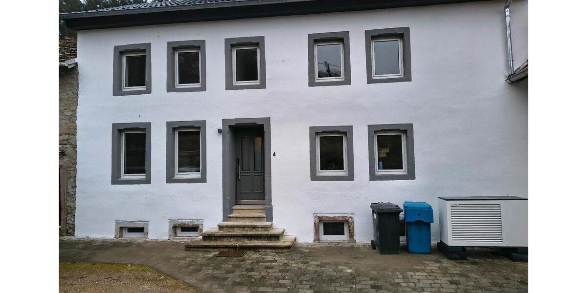 Teil-Saniertes Altbauhaus in ruhiger Lage zu vermieten 6 zimmer