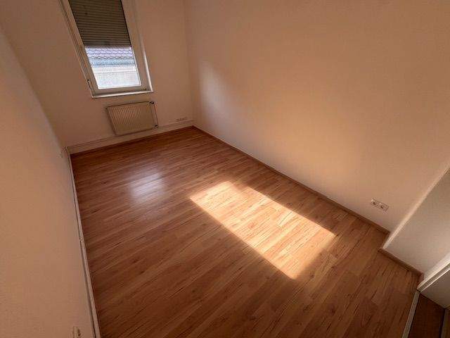 480GS2 - Charmante 4-Zimmer-Wohnung mit Kamin und Einbauküche – direkt an Schule und Bahnhof 4 zimmer