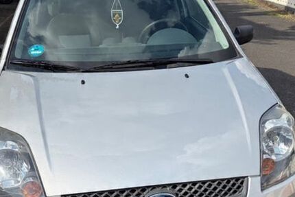 Ford Fiesta 83.000 km 2.500 &euro; Mühlheim am Main 63165