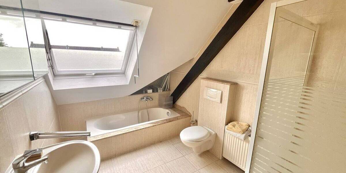 Etagenwohnung Bergheim - 3 Zimmer, 67 m&sup2;, 170.000&euro; | Angebot:26886040