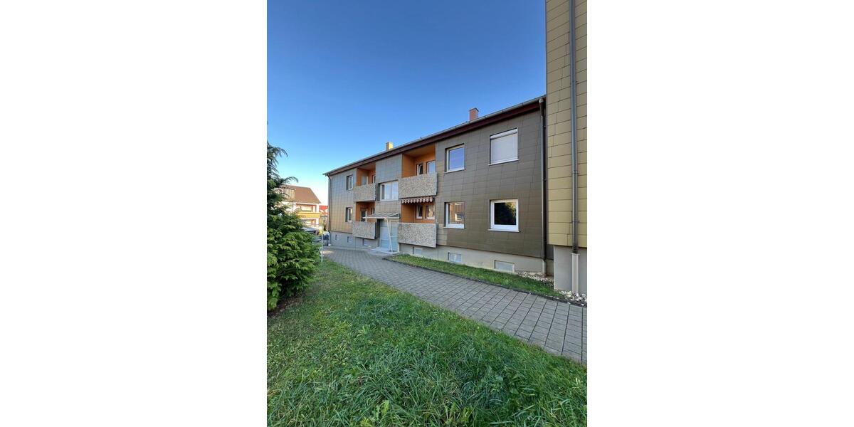 Provisionsfreie EG-Whg mit 3 Zimmern, 2 Balkonen + Garage 3 zimmer