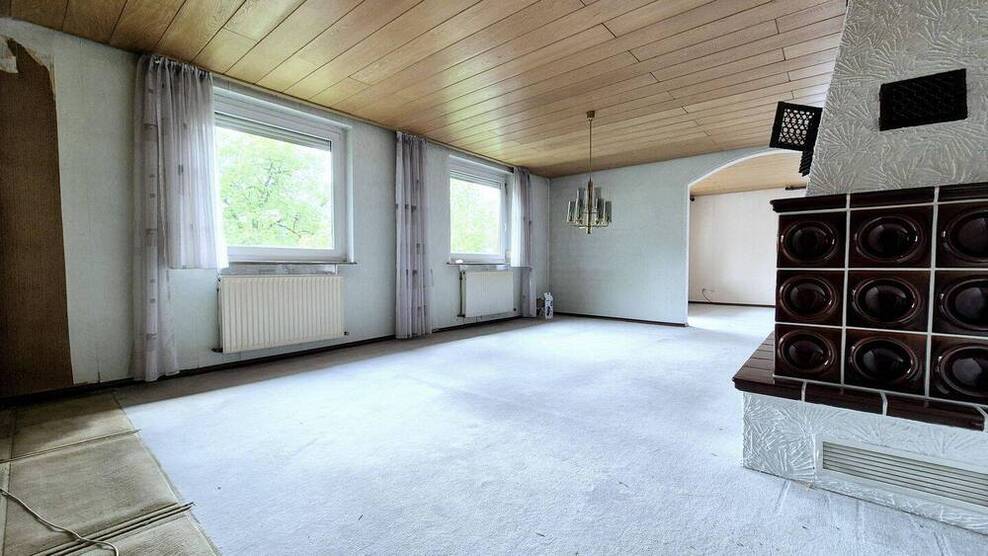 Flexible Raumgestaltung - sanierungsbedürftige 3- oder VierZimmerwohnung in Ludwigsburg-Ost