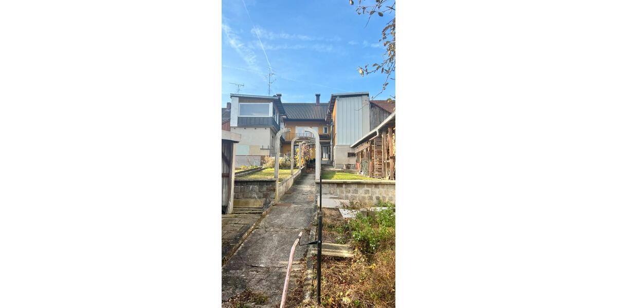 Reihenhaus Osterhofen - 12 Zimmer, 192 m&sup2;, 225.000&euro; | Angebot:26001712