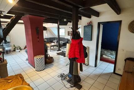 Dachgeschosswohnung im Zentrum von Rösrath – ab sofort verfügbar 2 zimmer