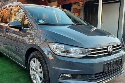VW Touran 147.000 km 19.950 &euro; Berlin 12247