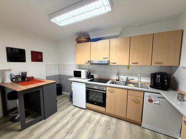 Gewerbeobjekt Lauf - 8 Zimmer, 213 m&sup2;, 2.112&euro; | Angebot:25267882