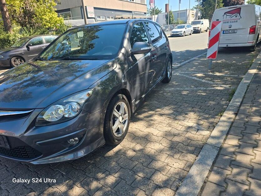 i30