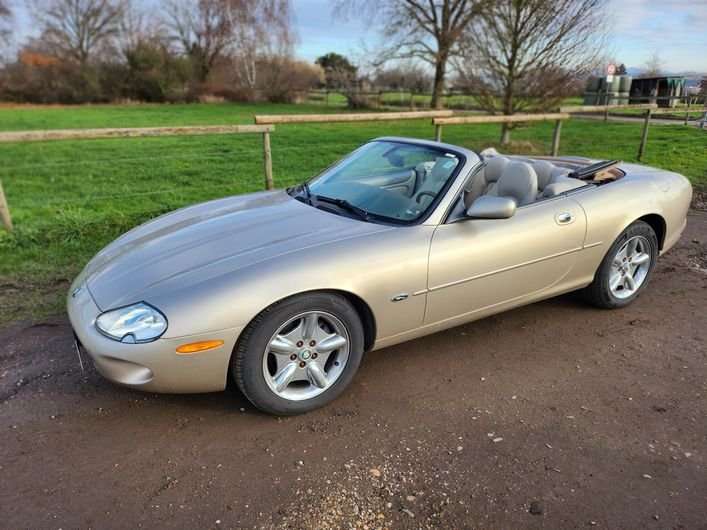 Jaguar XK8 159.000 km 13.900 &euro; Alfter 53347