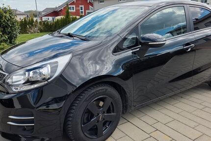 Kia Rio 98.500 km 6.200 &euro; Dornhan 72175