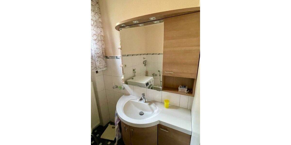 Solides Mehrfamilienhaus mit Ausbaupotenzial in Mannheim-Seckenheim 9 zimmer