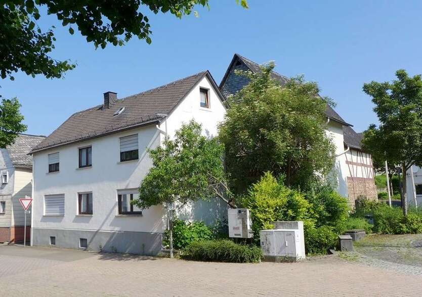 Haus zum Kaufen in Aßlar-OT 163.000 € 164 m²