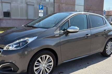 Peugeot 208 17.000 km 8.699 &euro; München 81825