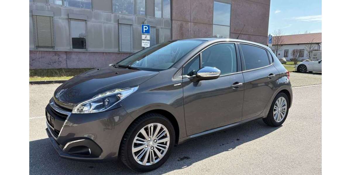 Peugeot 208 17.000 km 8.699 &euro; München 81825