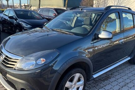 Dacia Sandero 122.000 km 3.300 &euro; Gotha 99867