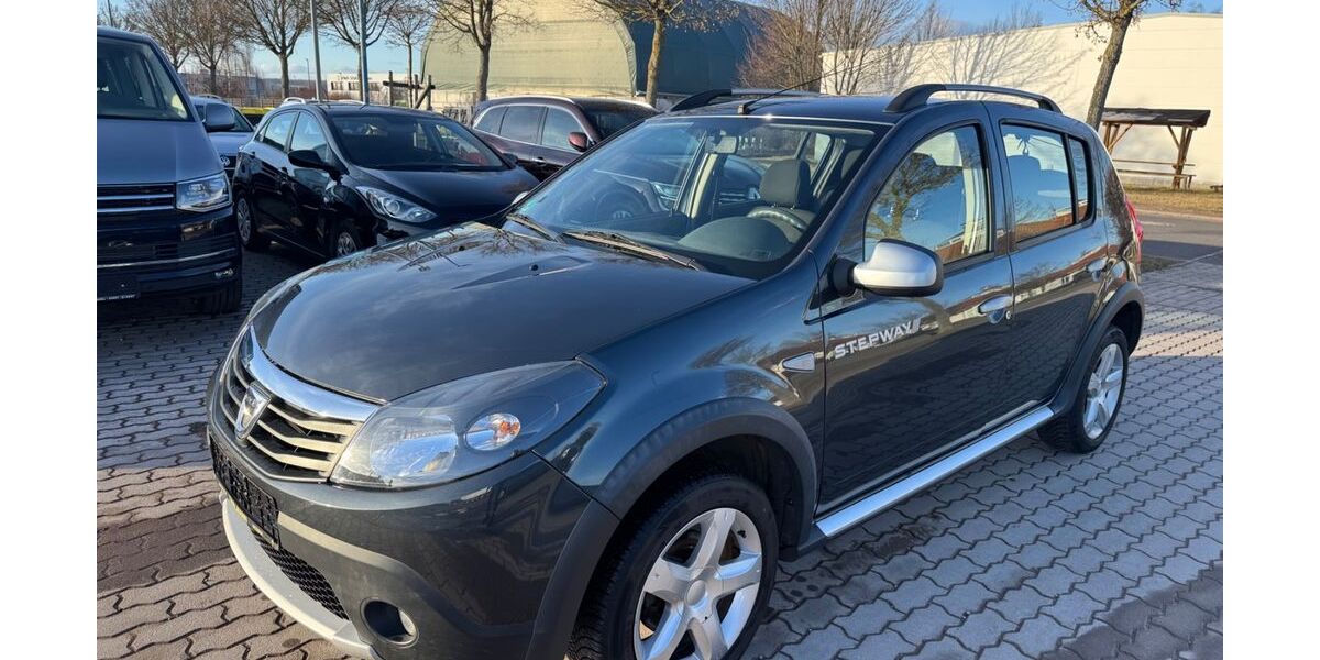 Dacia Sandero 122.000 km 3.300 &euro; Gotha 99867