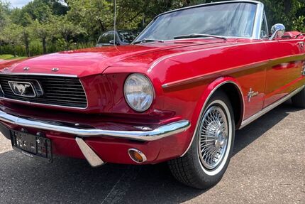 Ford Mustang 82.000 km 32.900 € Westhausen 73463